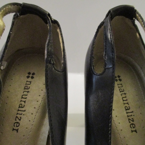 NATURALIZER Black Almond Toe Cut-Out Pumps - Picture 5 of 8